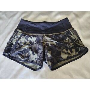 Lululemon Women's Speed Up Camo & Black Running Shorts size 2 Activewear w Liner